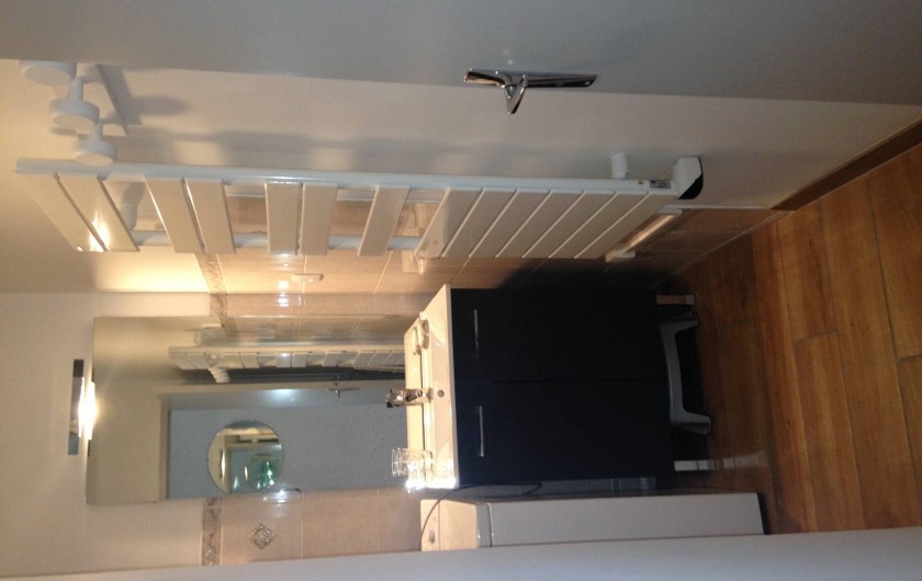 Location de vacances - Appartement à Les Deux Alpes - Salle de bain avec baignoire + machine à laver