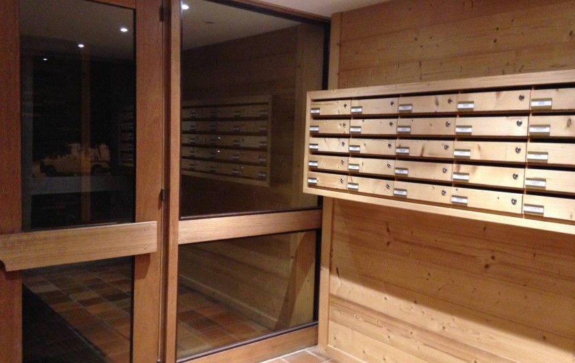 Location de vacances - Appartement à Les Deux Alpes - Entrée du Tyrol avec digicode