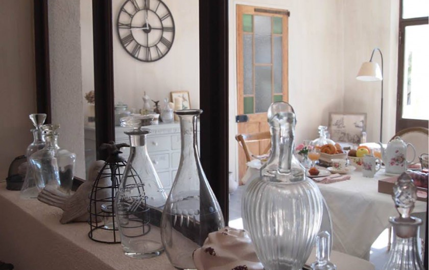 Location de vacances - Chambre d'hôtes à Saint-Saturnin-lès-Avignon - Salle repas petit-déjeuner