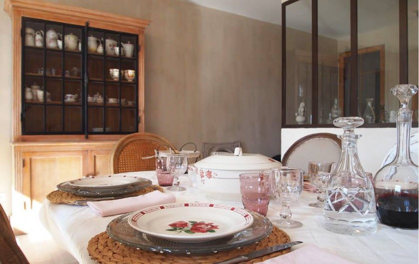 Location de vacances - Chambre d'hôtes à Saint-Saturnin-lès-Avignon - Salle à manger