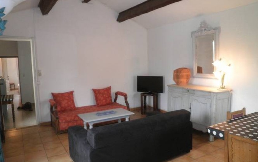 Location de vacances - Appartement à Châteauneuf-de-Gadagne - séjour appartement 1er étage