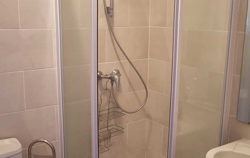 Location de vacances - Appartement à Super Besse - salle de bains