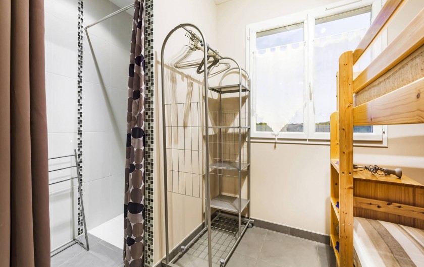 Location de vacances - Gîte à Trausse - Chambre 2 douche