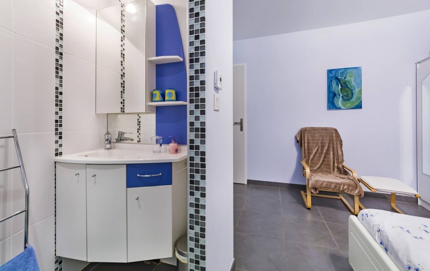 Location de vacances - Gîte à Trausse - Lavabo chambre 1