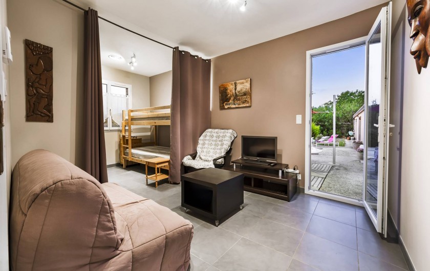 Location de vacances - Gîte à Trausse - Chambre 2 accès piscine