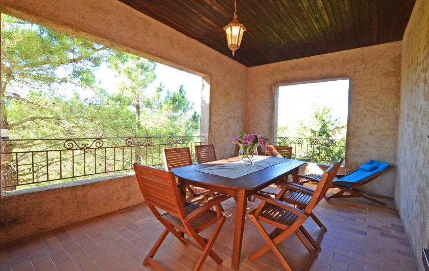 Location de vacances - Villa à Porto-Vecchio - TERRASSE COUVERTE grande villa