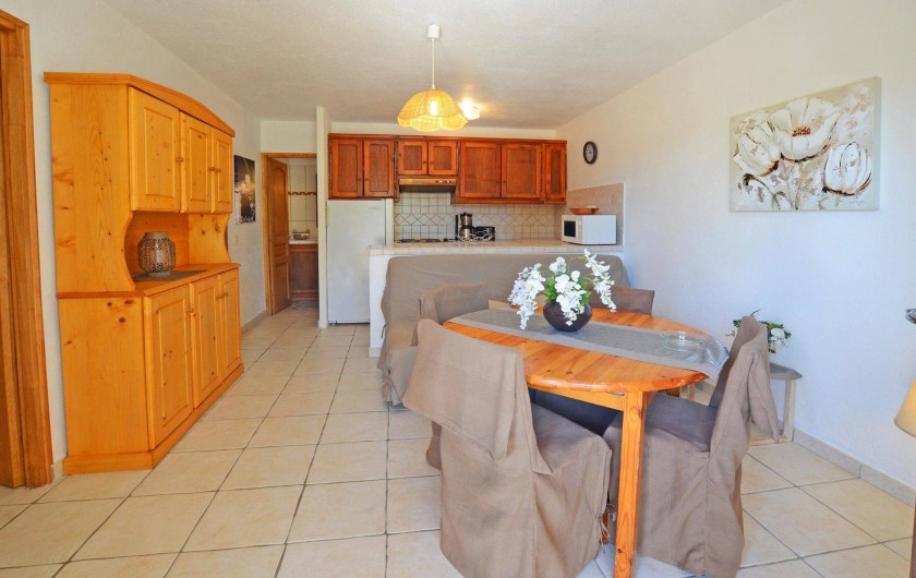 Location de vacances - Villa à Porto-Vecchio - SEJOUR  ET COIN CUISINE villa 1 ou 2