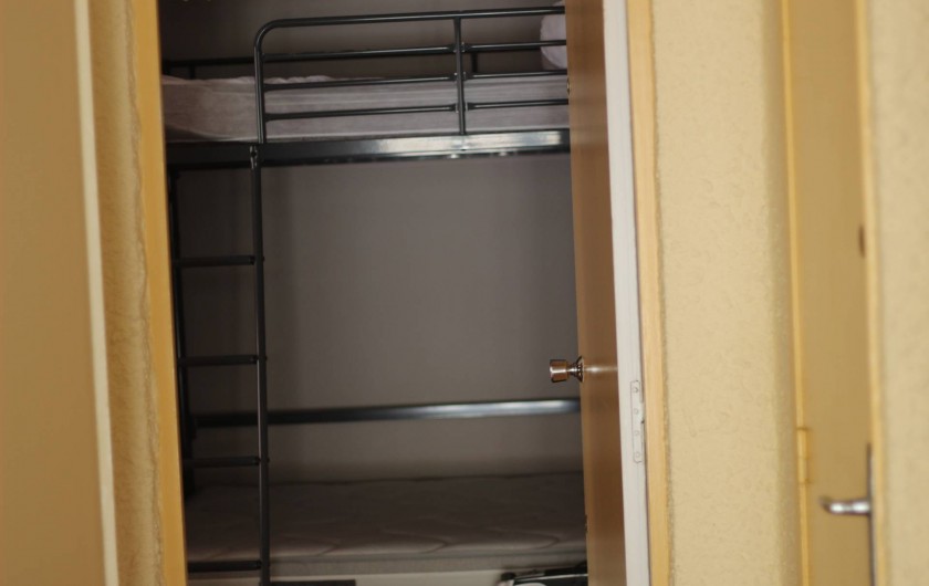 Location de vacances - Appartement à Bandol - LITS SUPPERPOSES