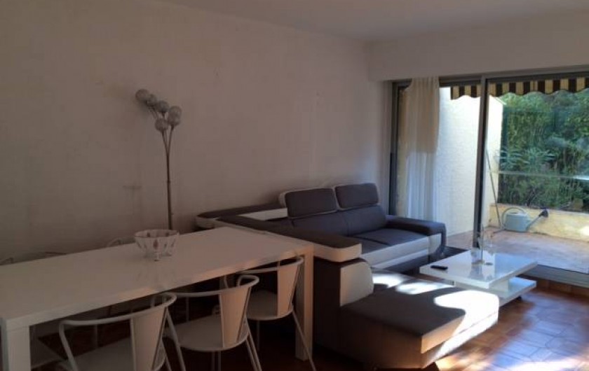 Location de vacances - Appartement à Bandol - SALLE A MANGER SALON