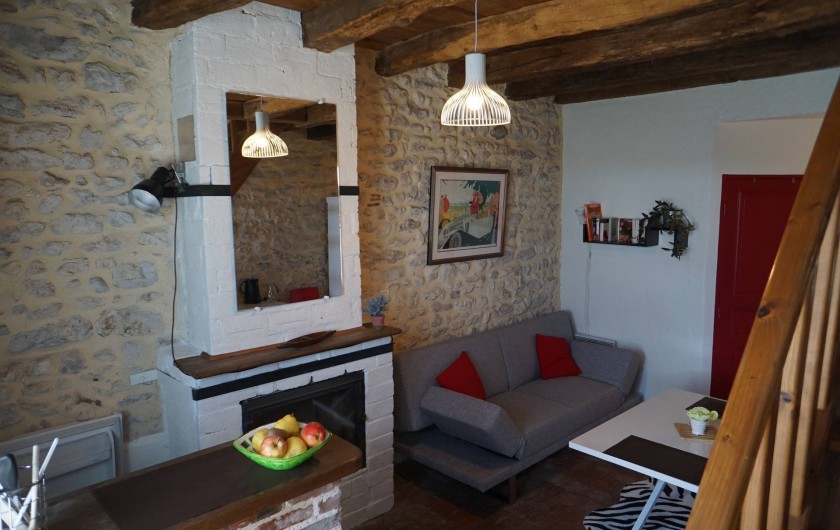 Location de vacances - Chambre d'hôtes à Messas - LE CLOS DE LA VIGNERONNE/ LE GITE_COIN SEJOUR-CUISINE