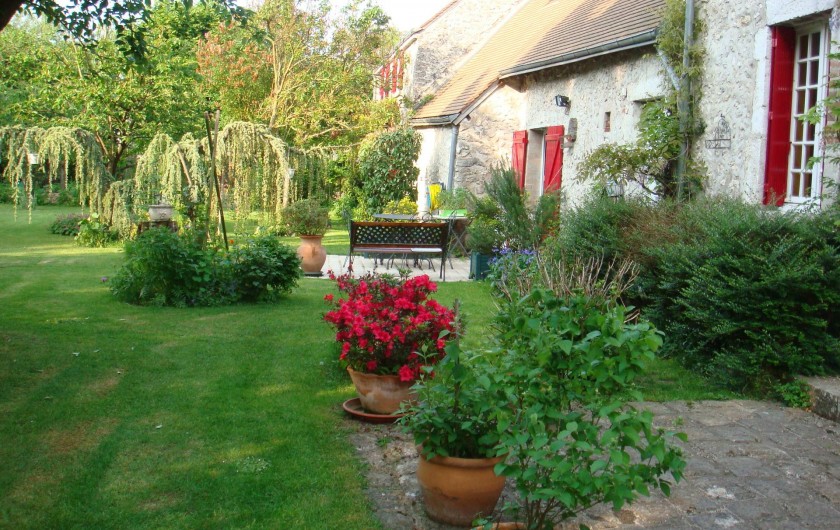 Location de vacances - Chambre d'hôtes à Messas - LE CLOS DE LA VIGNERONNE/JARDIN ET  FACADE