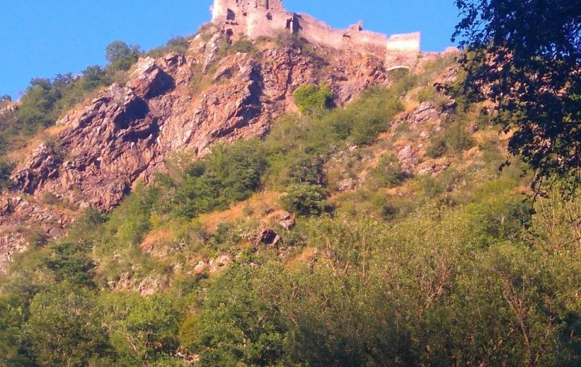 Location de vacances - Gîte à Menat - chateau rocher