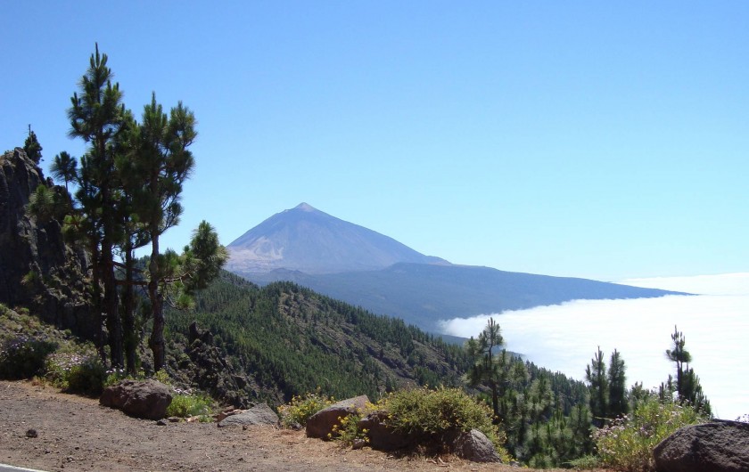 Le Teide volcan dominant l'île