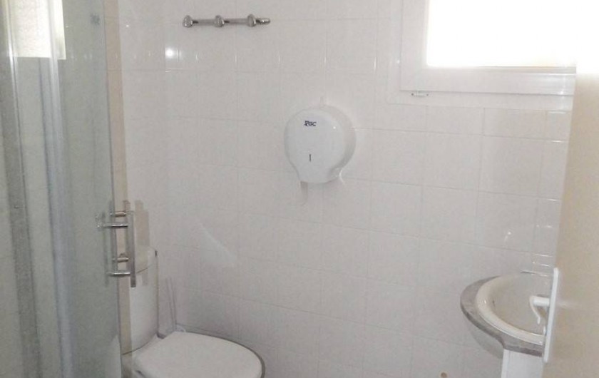 Location de vacances - Chambre d'hôtes à Ortaffa - Salle de bain chambre n°3