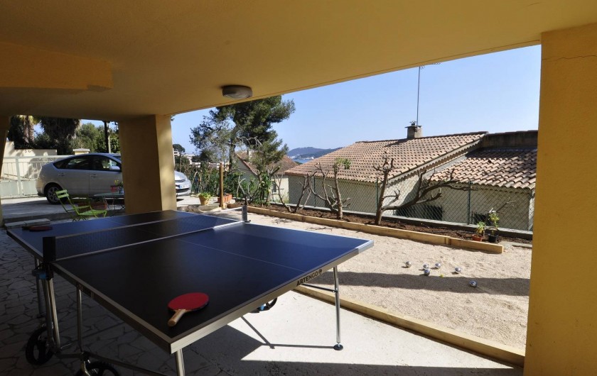 Location de vacances - Villa à Tamaris - Rez de jardin ping pong et terrain de pétanque