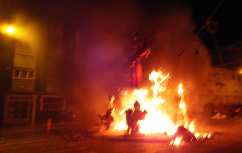 Location de vacances - Appartement à Dénia - Dénia Voici les moments émouvants  de ces superbes monuments en feu