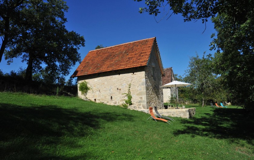 Location de vacances - Gîte à Corn - grangette et en arrière plan le Cantou