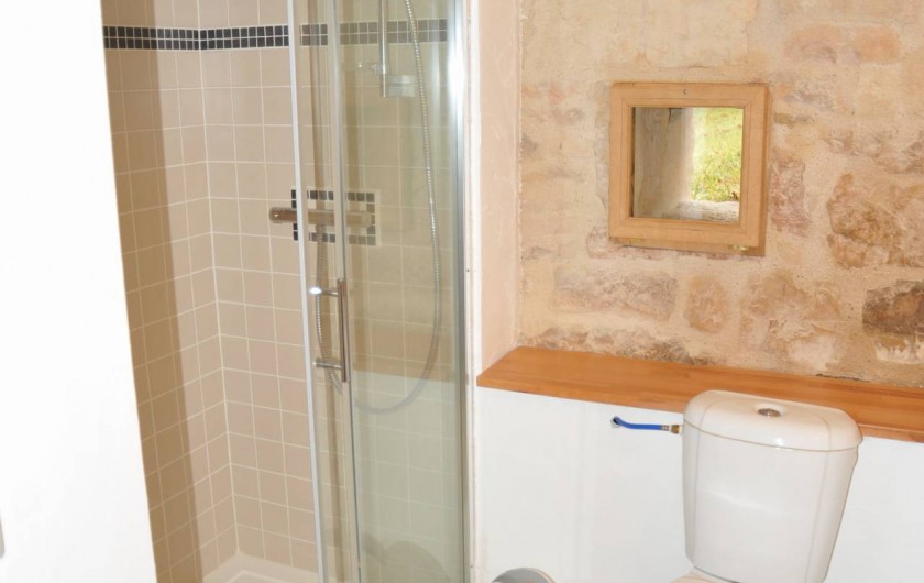 Location de vacances - Gîte à Corn - douche a l'italienne et wc
