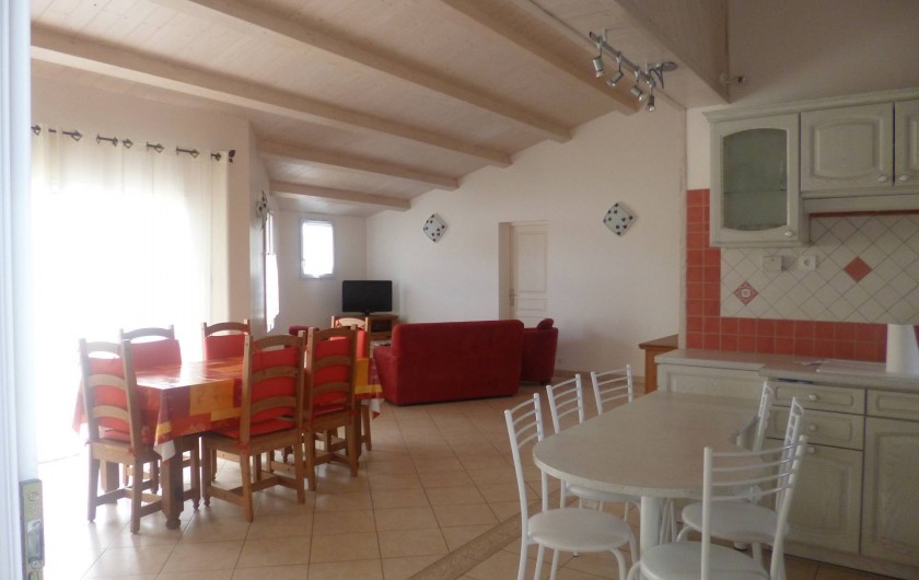 Location de vacances - Villa à Ars-en-Ré - Vue générale du l'espace vie