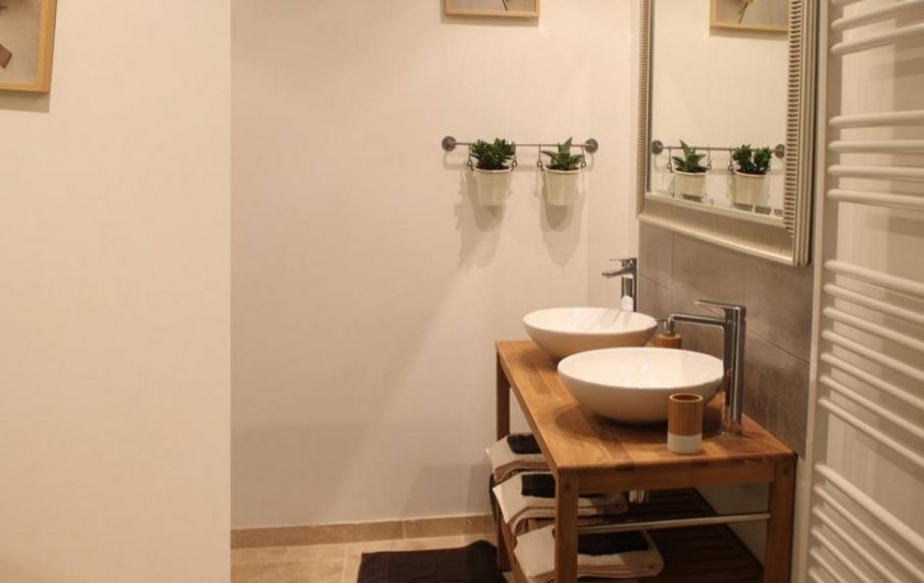 Location de vacances - Chambre d'hôtes à Saint-André-de-la-Marche - Chambre Nature: salle de bain