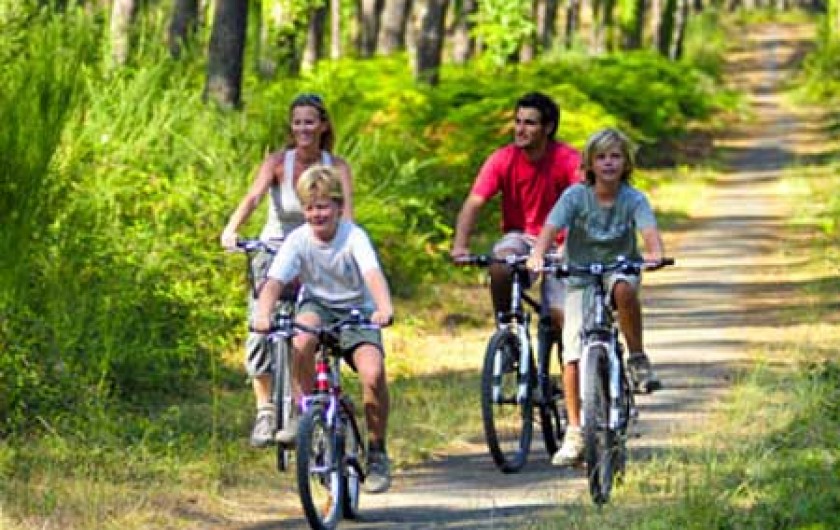 Location de vacances - Camping à Sainte-Eulalie-en-Born - Vélodysée