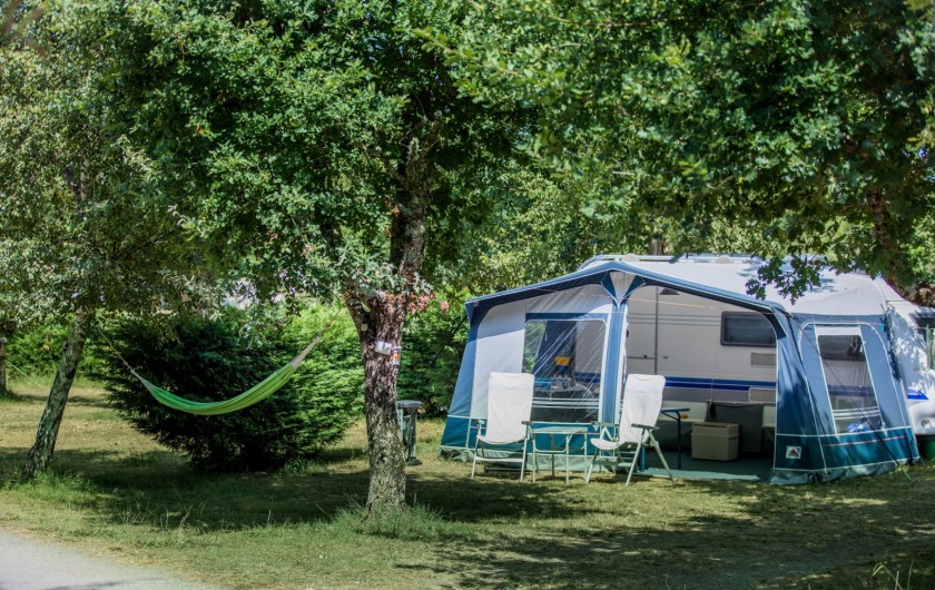 Location de vacances - Camping à Sainte-Eulalie-en-Born - emplacement camping