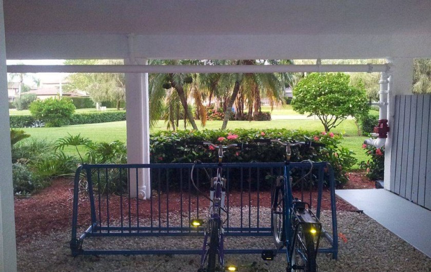 Location de vacances - Appartement à Marco Island - Rack à vélo sous l'immeuble