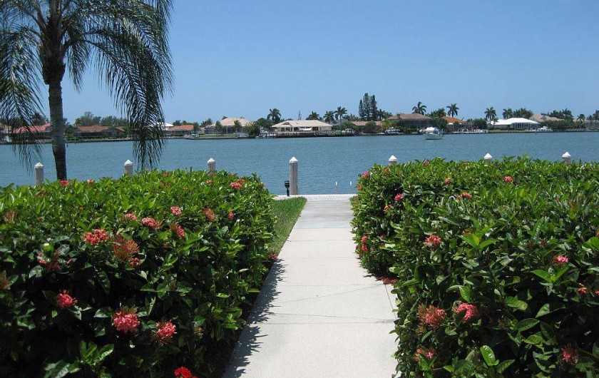 Location de vacances - Appartement à Marco Island - Jardin en avant de la propriété