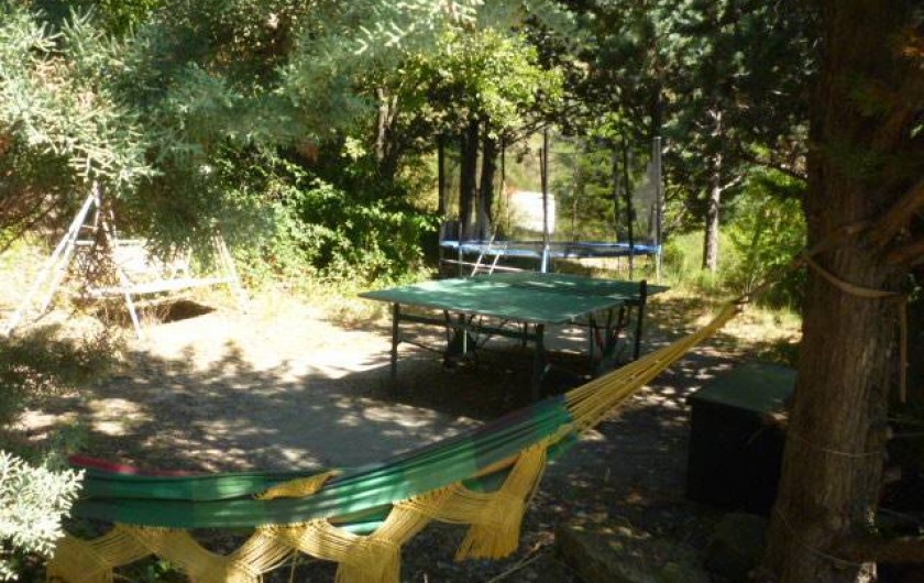 Location de vacances - Gîte à Saint-Privat - Ping-pong et trampoline