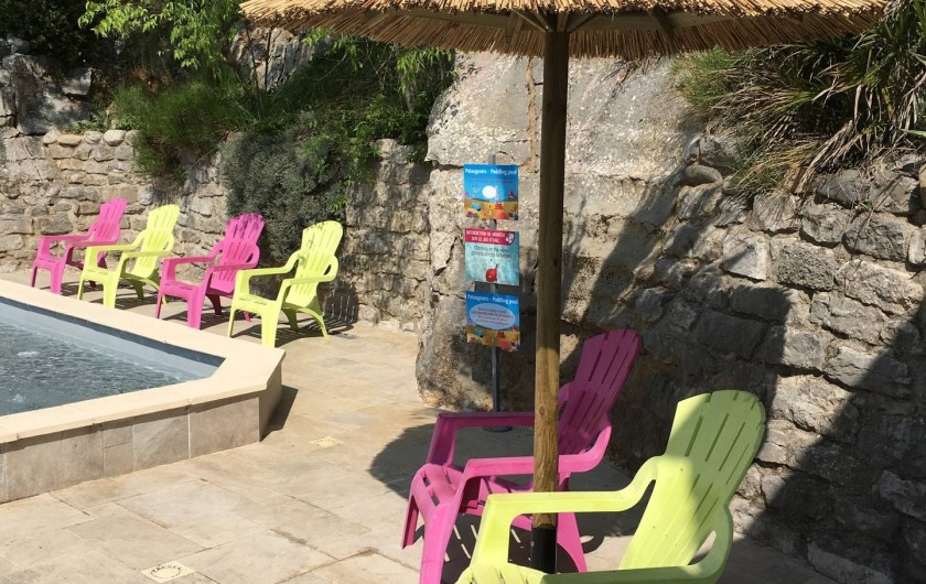 Location de vacances - Chalet à Vogüé - Piscine