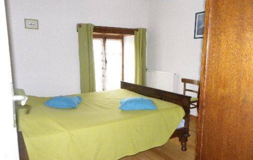 Location de vacances - Gîte à Combourg - chambre du milieu