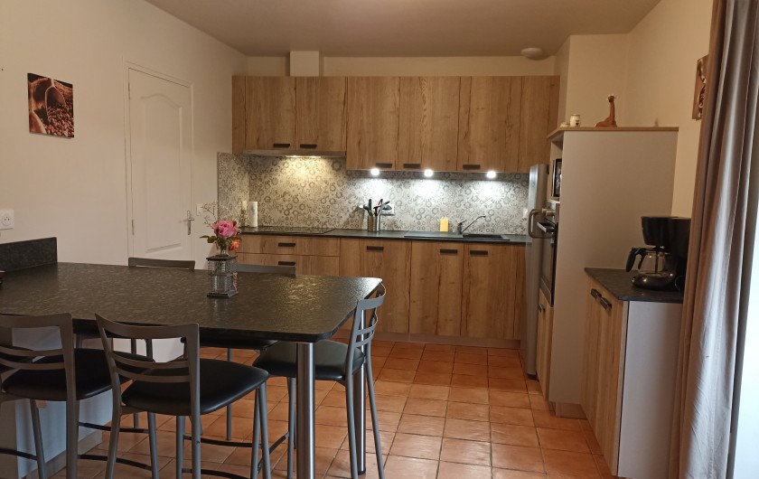 Location de vacances - Gîte à Combourg - une autre vue de la cuisine