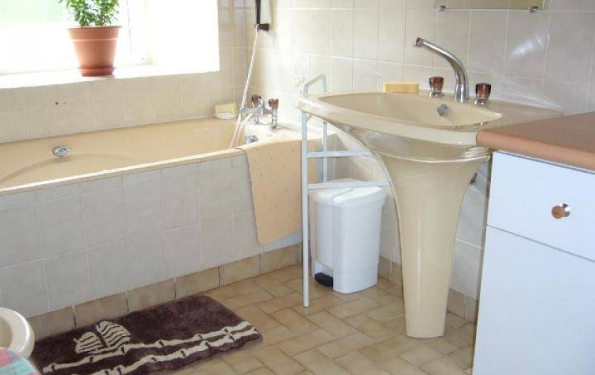 Location de vacances - Maison - Villa à Cléguérec - salle de bain rez de ch