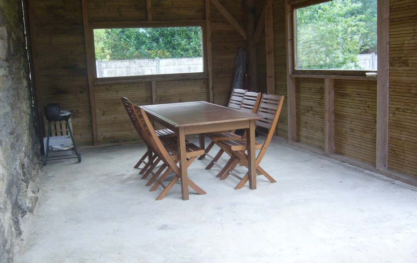 Location de vacances - Maison - Villa à Cléguérec - salon de jardin terrasse couverte  ,ou plein air