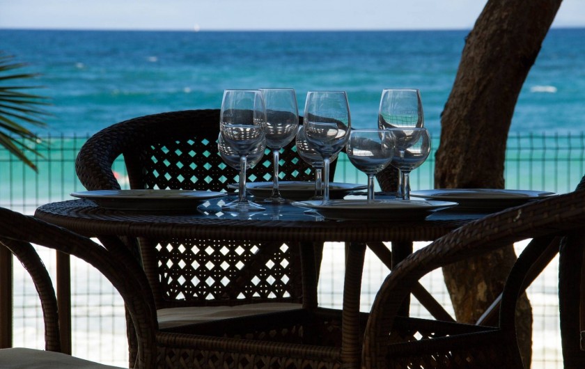 Location de vacances - Villa à Le Diamant - Déjeuner au bord de l'eau