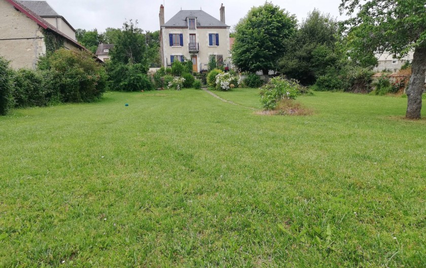 Location de vacances - Gîte à Sury-en-Vaux - Jardin du gîte