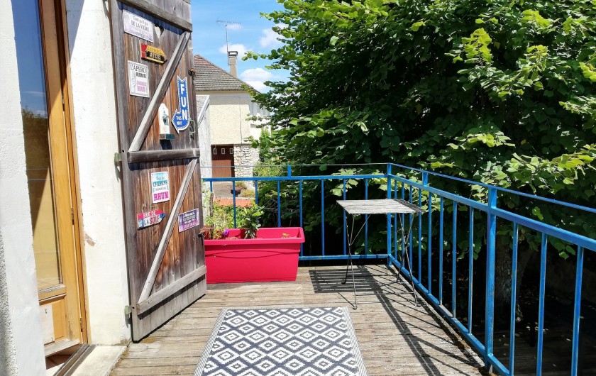 Location de vacances - Gîte à Sury-en-Vaux - Balcon coté jardin