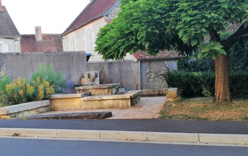 Location de vacances - Gîte à Sury-en-Vaux - Rue dans le village de Sury-en-vaux