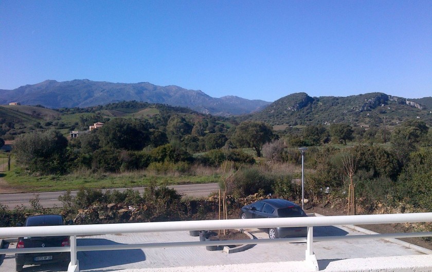 Location de vacances - Appartement à Oletta - vue sur le parking