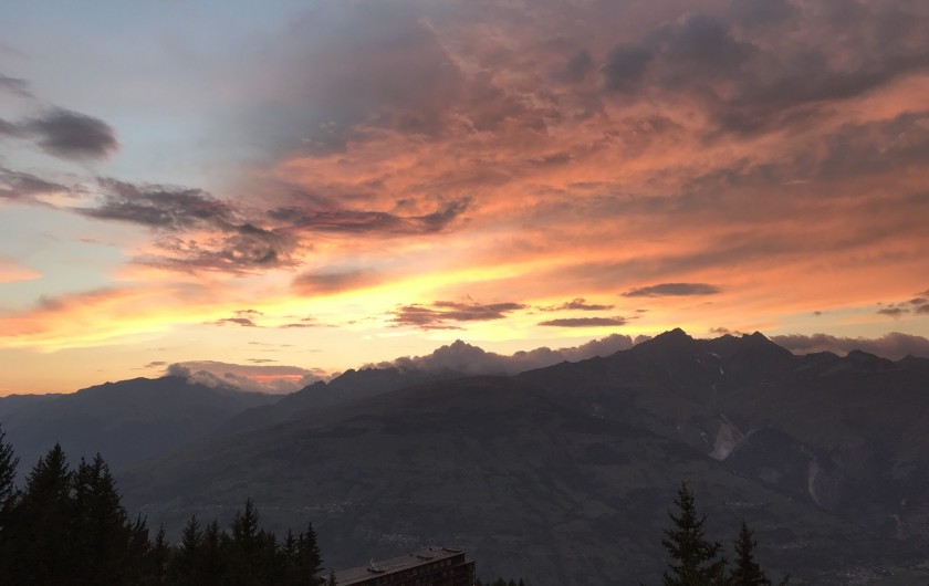 Location de vacances - Appartement à Arc 1800 - Autre coucher de soleil, l'appartement est orienté Ouest