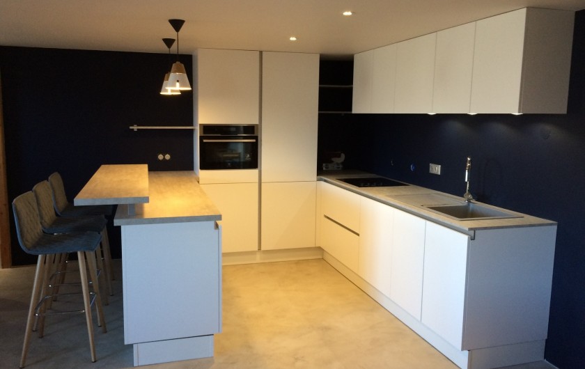 Location de vacances - Appartement à Arc 1800 - La cuisine américaine, qui inclut tout l'électroménager nécessaires