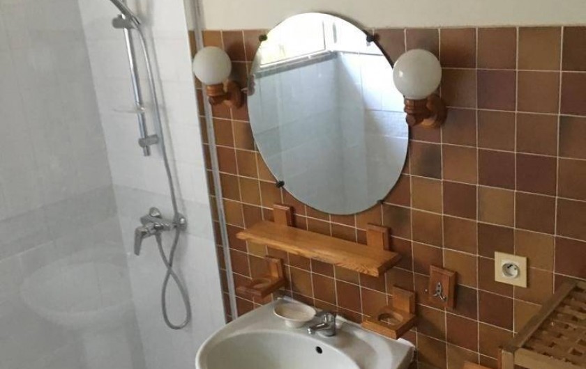 Location de vacances - Villa à Sainte-Maxime - la salle de douche