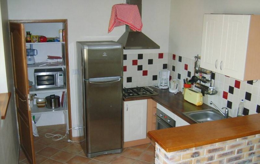 Location de vacances - Gîte à Calanhel - Le coin cuisine équipé...