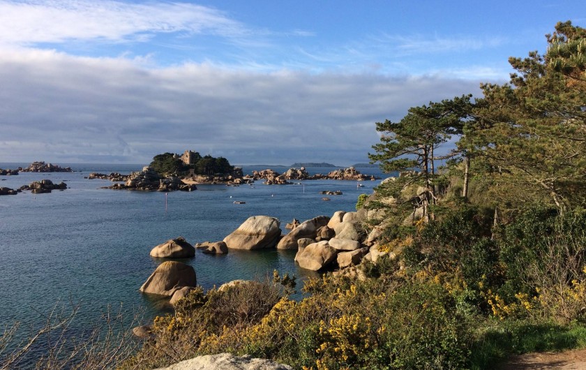 Location de vacances - Villa à Perros-Guirec - Château de Costaéres, viable depuis la chambre king size...