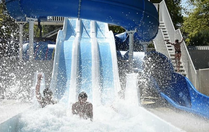 Location de vacances - Bungalow - Mobilhome à Saint-Brevin-les-Pins - Toboggans piscine