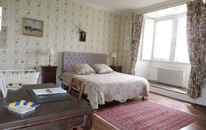 Location de vacances - Château - Manoir à Montreuil-Bonnin - chambre des paons