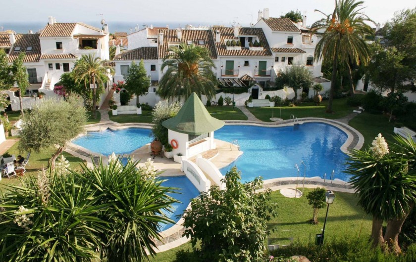 Location de vacances - Chalet à Marbella - vue sur les piscines