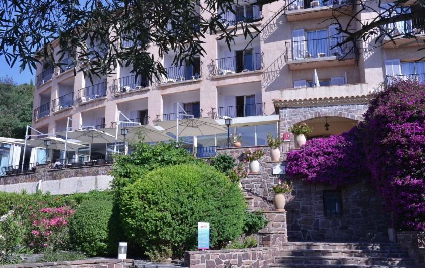 Location de vacances - Chambre d'hôtes à Cavalaire-sur-Mer - Charmante et élégante bâtisse.
