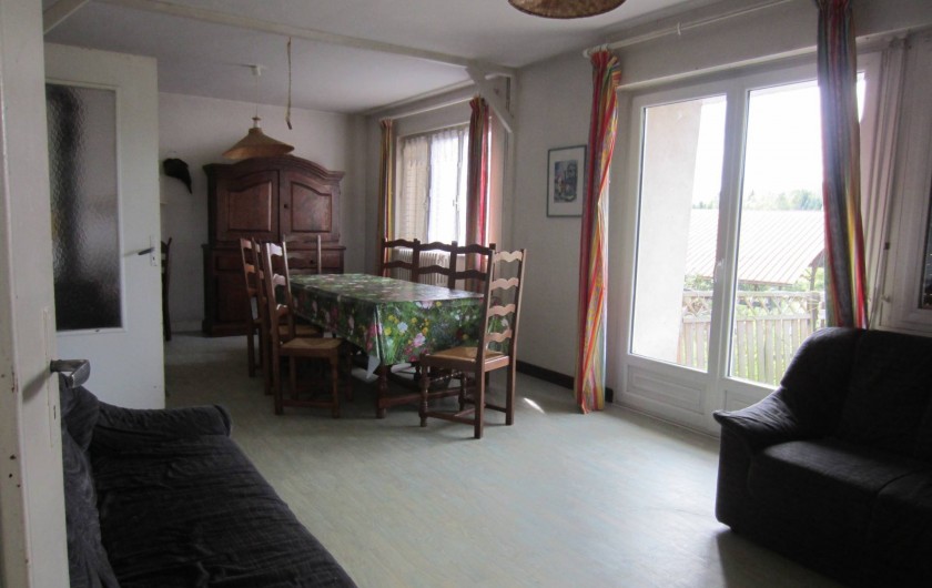 Location de vacances - Gîte à Vioménil - Grand salon avec salle à manger donnant sur terrasse