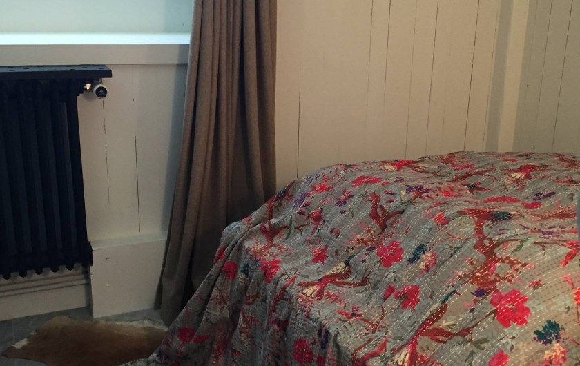 Location de vacances - Chalet à Megève - Chambre du bas et son lit en 140 cm